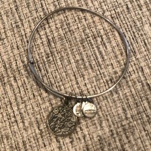 Alex and Ani Aunt Bracelet